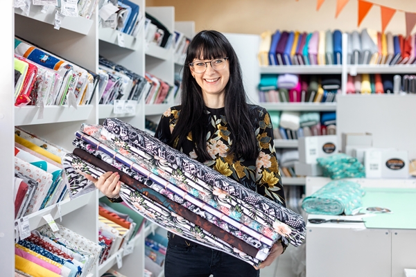 Unser Sortiment ist farbharmonisch, modern und sofort einsetzbar – perfekt für Kleidung, Taschen und Handmade-Ideen.